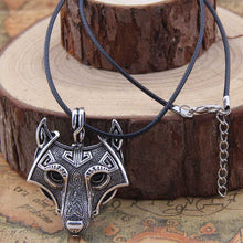 Beautiful Wolf Head Necklace
