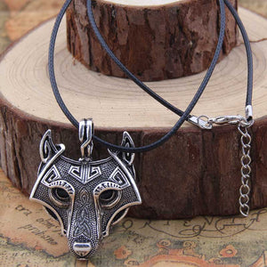 Beautiful Wolf Head Necklace